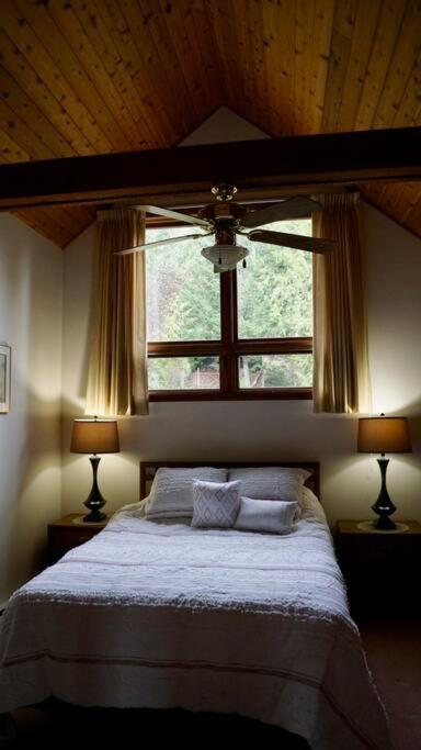 Chalet Style Cottage Near Shawnigan Lake Exteriér fotografie