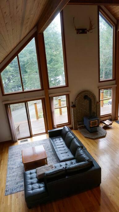 Chalet Style Cottage Near Shawnigan Lake Exteriér fotografie